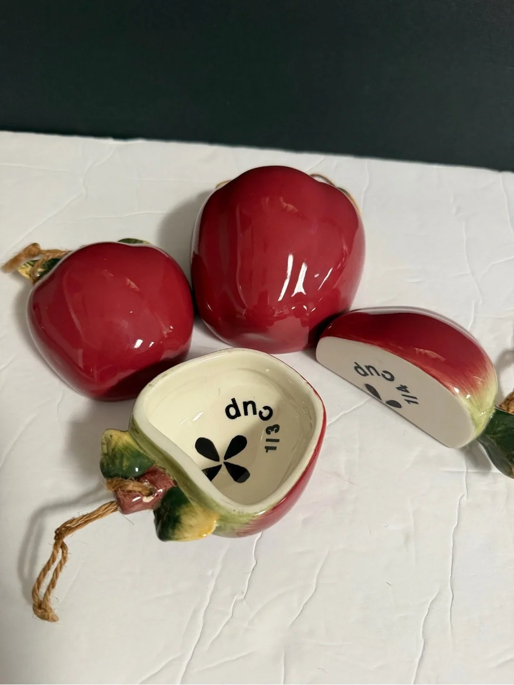 Apple-Shaped Ceramic Measuring Cups Set of 4 Vintage Kitchen Decor